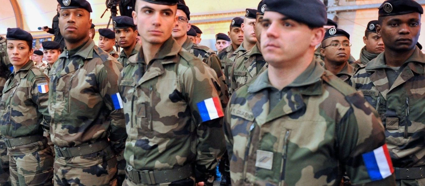 Γαλλία: Αμφισβητούν τώρα την επιστολή των 2.000 στρατιωτών: «Ήταν ανώνυμη»